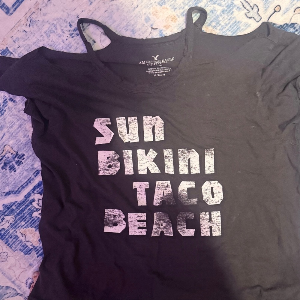 American Eagle Outfitters Black Tee